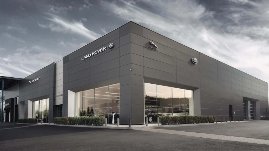 Jaguar Land Roverin konseptimyymälän julkisivu, Tampere