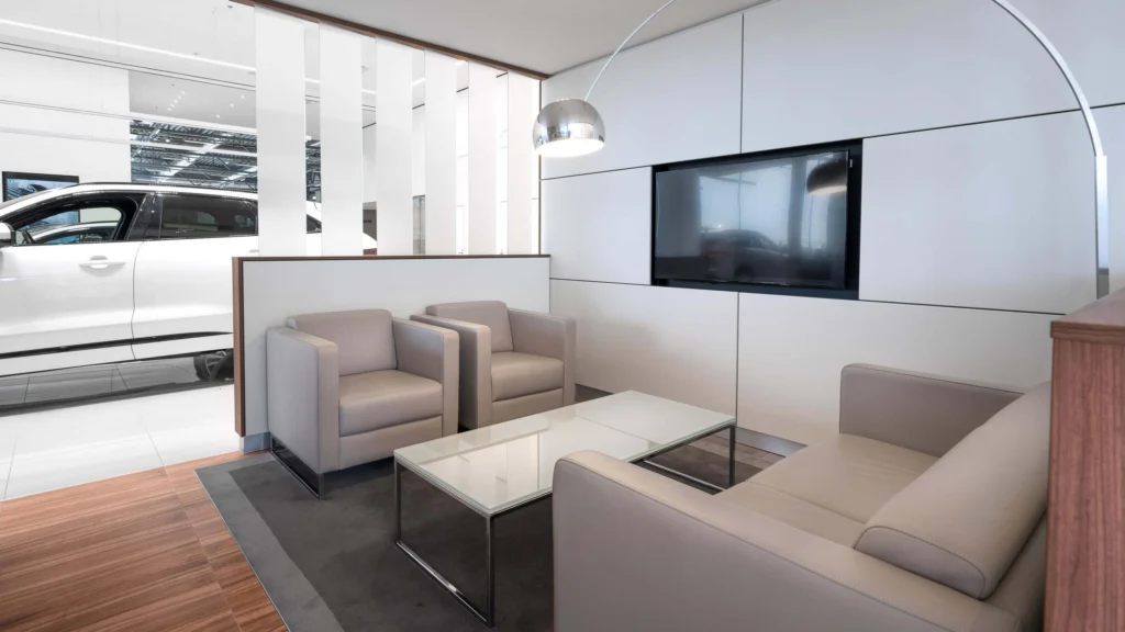 Jaguar Land Roverin myymälän asiakaslounge, Tampere
